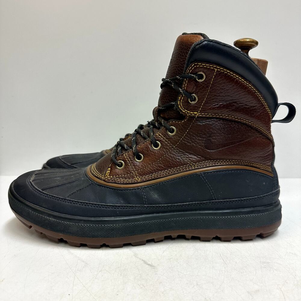 VERY GOOD Nike ACG Woodside II Dark Gold Leaf Duck Boot Sneaker Men's 9.5 D
